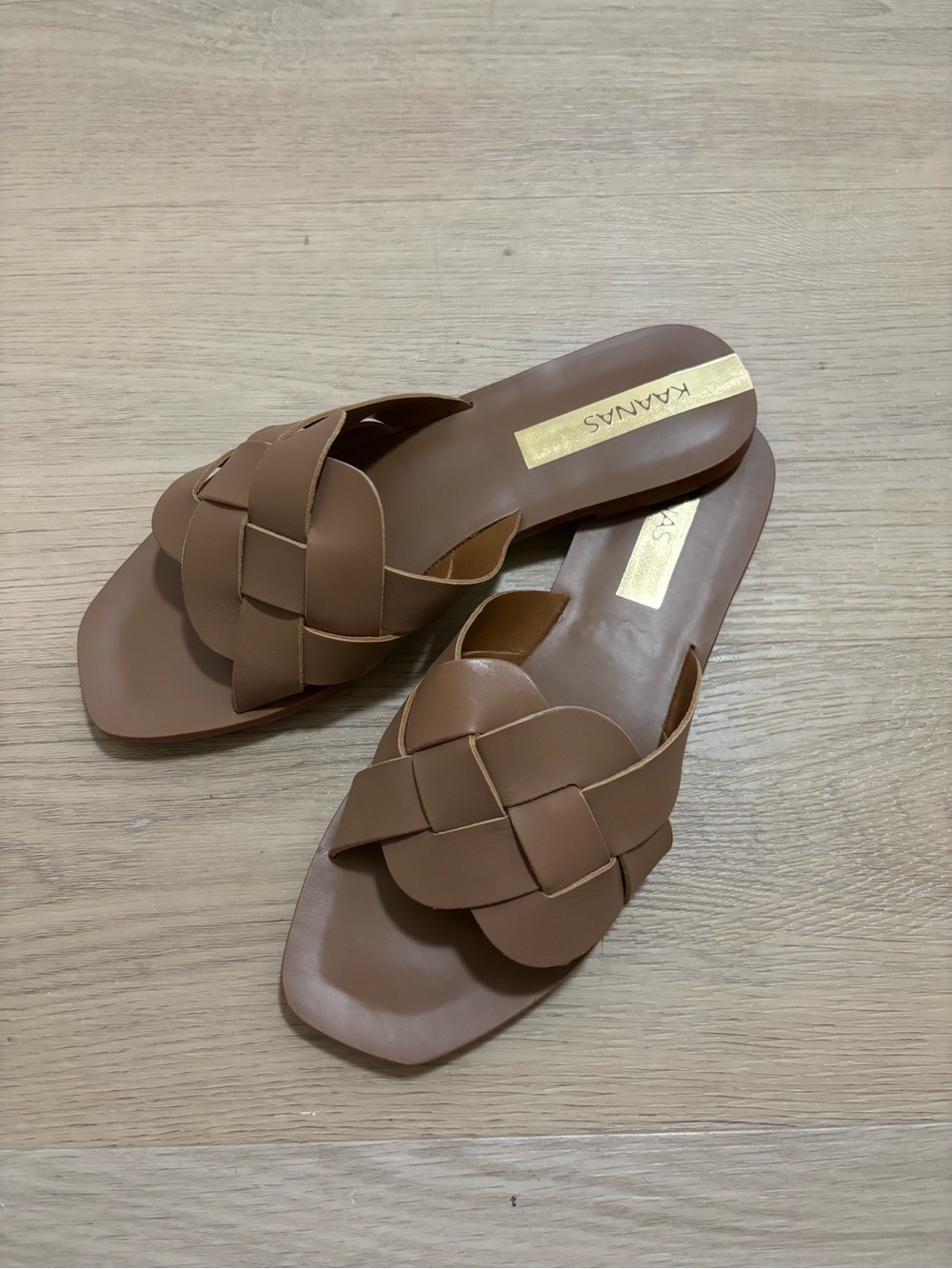 Kaanas Sandals